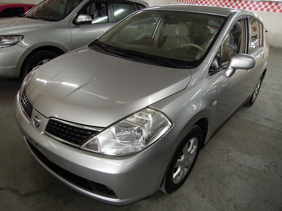 Nissan 日產 Tiida 照片1