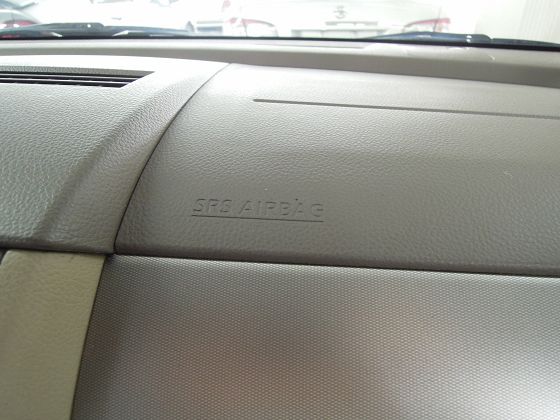 Nissan 日產 Tiida 照片9