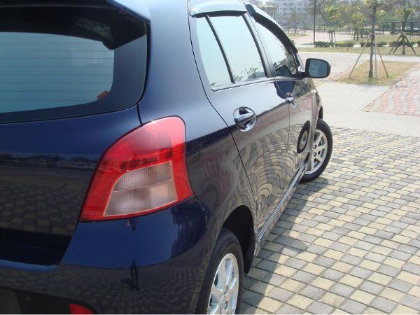 2010 Yaris 代步車日規RS酷炫 照片3