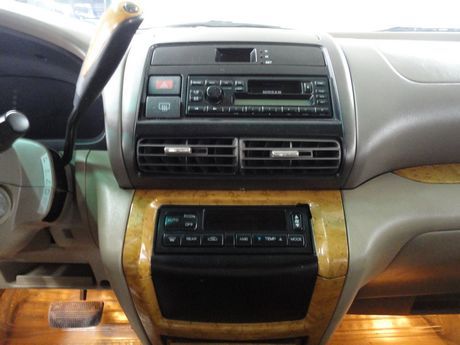 Nissan 日產 Serena QRV 照片4