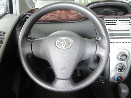 Toyota豐田 Yaris 照片3