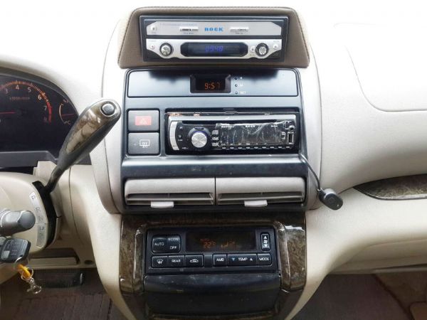 Nissan QRV 2.0頂級 照片9