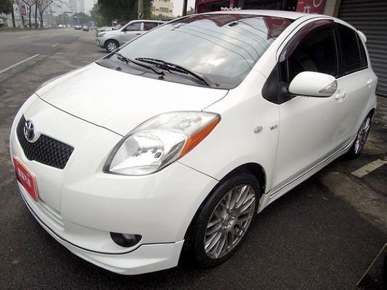 Toyota豐田 Yaris 照片1