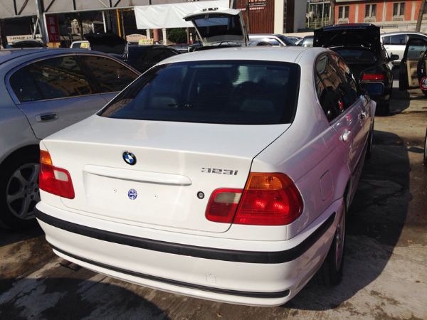 Bmw 323i  照片2