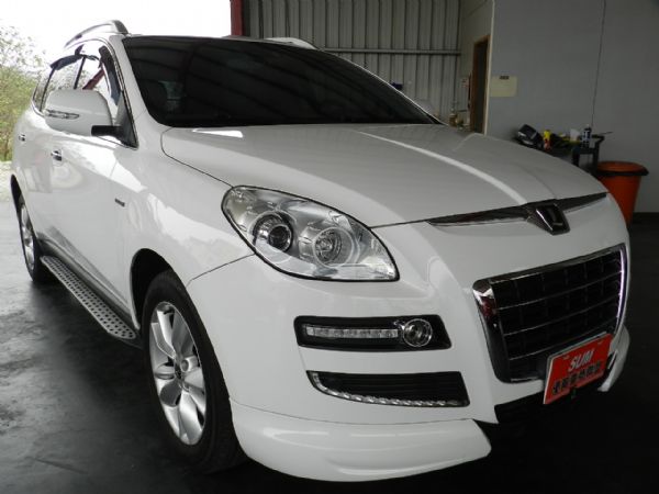 LUXGEN 納智捷 SUV 白 2.2 照片8