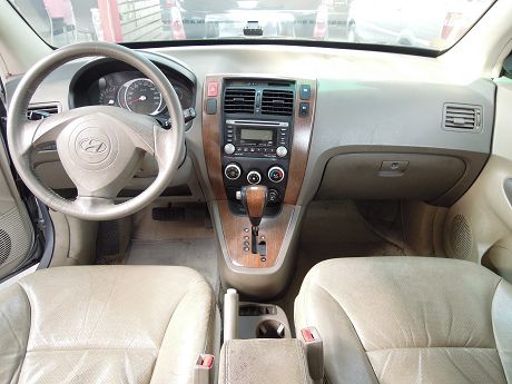 Hyundai 現代 Tucson汽油 照片2