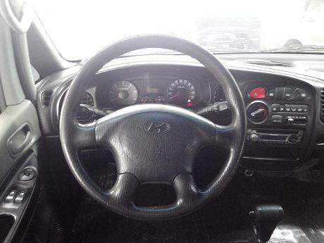 Hyundai 現代 Starex 照片3