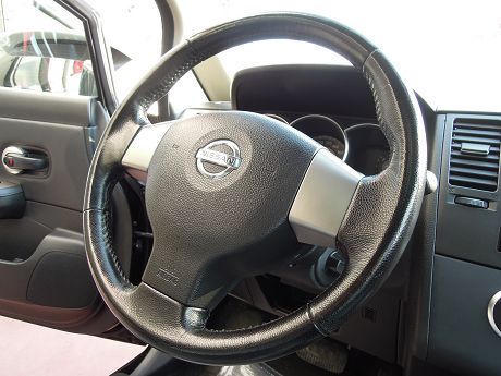 Nissan 日產 Tiida 照片3