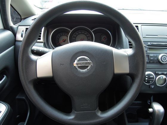 Nissan 日產 Tiida 照片5