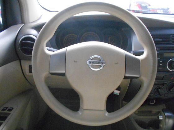 Nissan 日產 Tiida 照片5