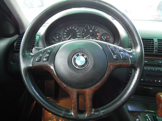 BMW 寶馬 318 照片5