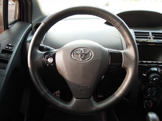 Toyota 豐田 Yaris 照片5