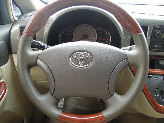 Toyota 豐田 Wish 照片6