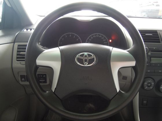 Toyota 豐田 Altis 照片5