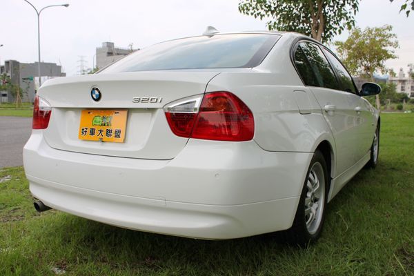 總代理 E90 大3 320i 照片8