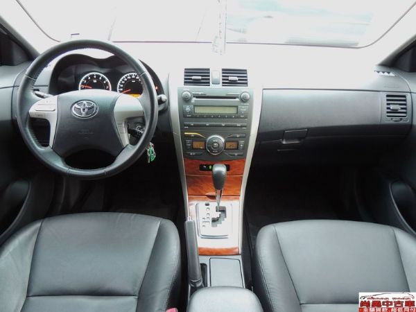 Toyota  Altis 銀 1.8 照片3