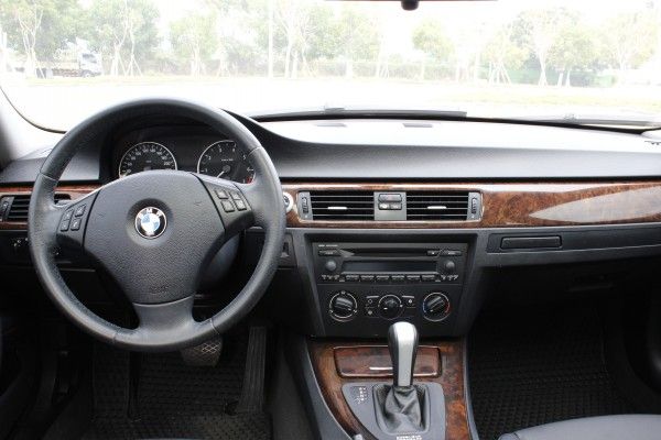 BMW 320 E90  2.0 白  照片2