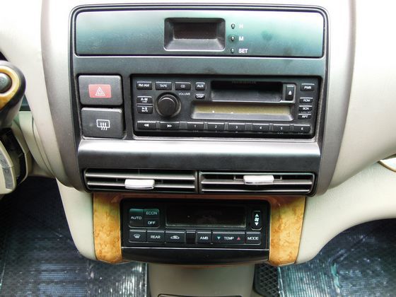 Nissan 日產 Serena QRV 照片7