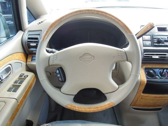 Nissan 日產 Serena QRV 照片6