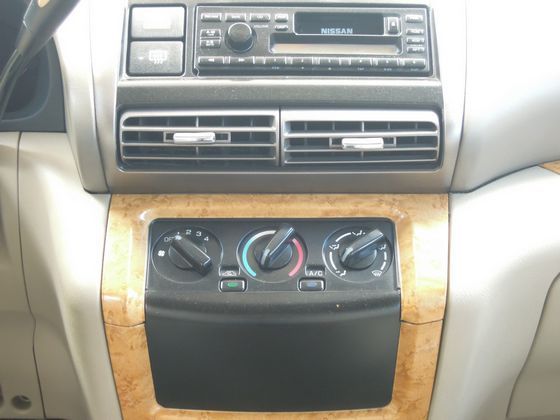 Nissan 日產 Serena QRV 照片7