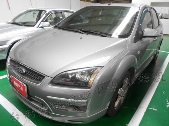 Ford 福特 Focus 1.8 照片1