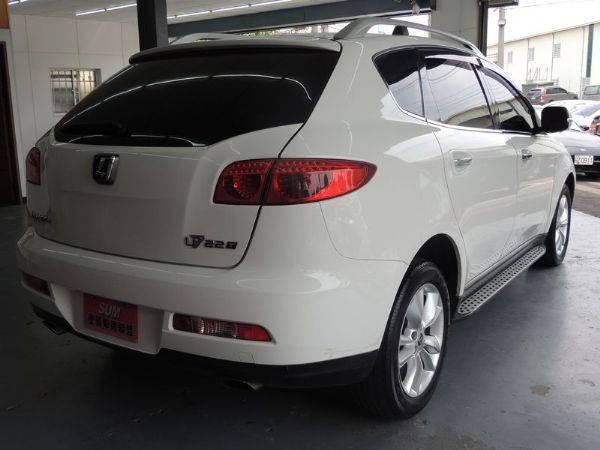  SUV  白 2.2T  尊爵型 照片10