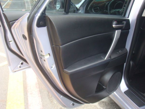 MAZDA 3 2.5 五門 照片4