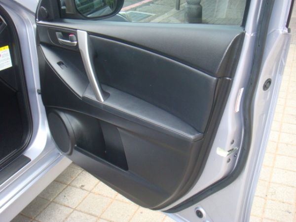 MAZDA 3 2.5 五門 照片5