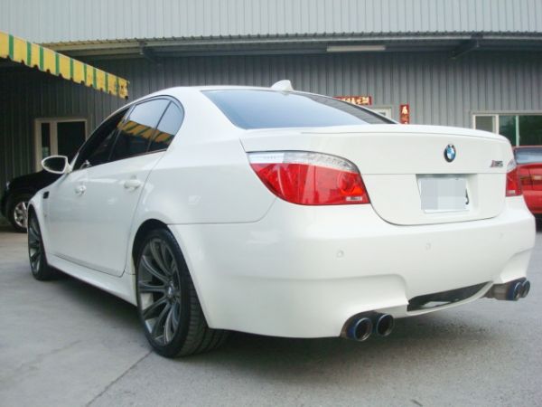 BMW M5 2006年5.0白  照片9