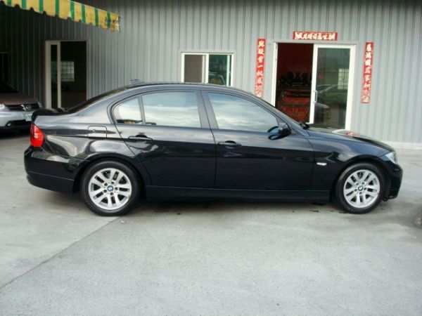 BMW 320I 2007年 2.0黑 照片7