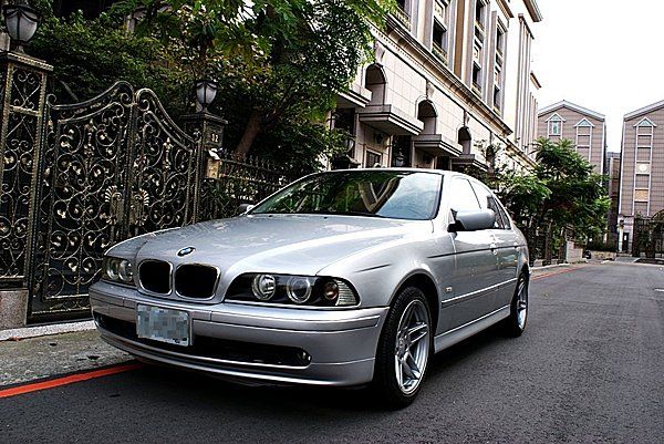 BMW 520I E39 2.2 照片3