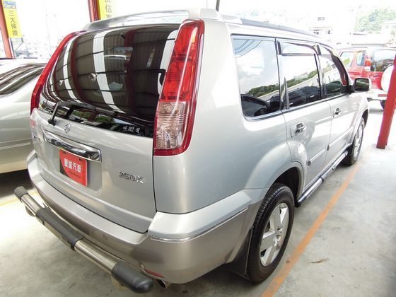 2005年 Nissan X-Trail 照片10