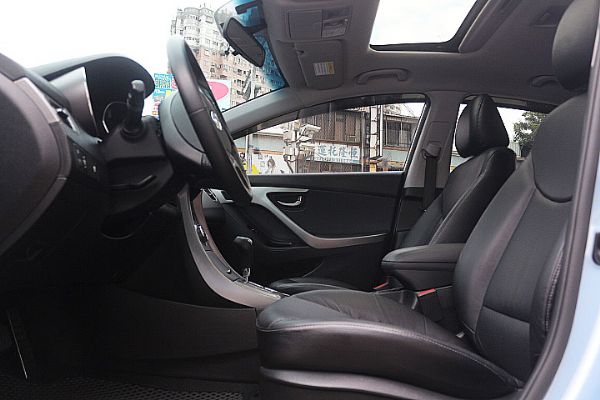 品皇 2013年 現代 Elantra 照片6