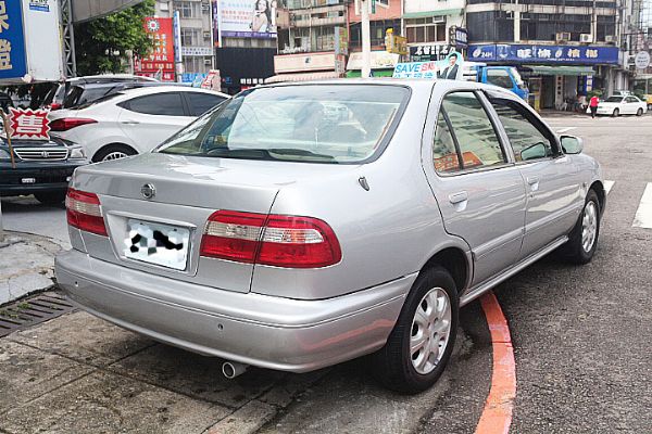 品皇 2001年 日產 HV 1.6 照片3