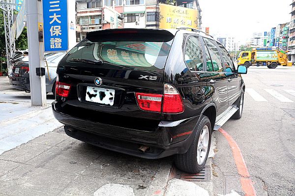 品皇 02年 BMW X5 照片3