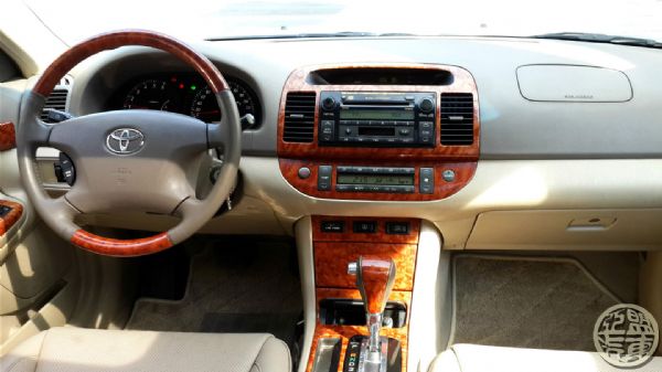 TOYOTA CAMRY 2.0G 照片3