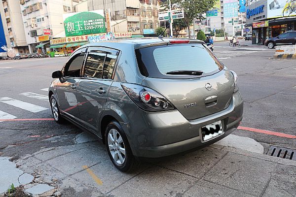 日產 TIIDA 富士康汽車 照片4