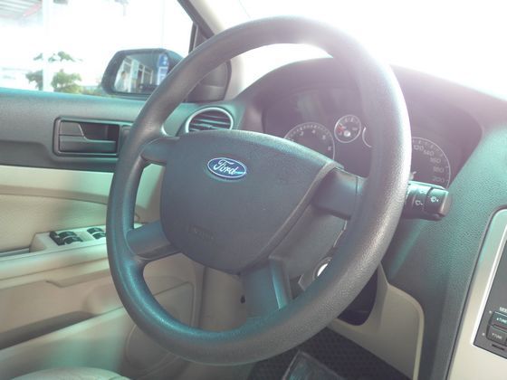 Ford 福特 Focus 1.8  照片3