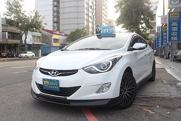 現代 ELANTRA 照片2