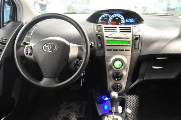 10 YARIS 1.5 (可全貸) 照片6