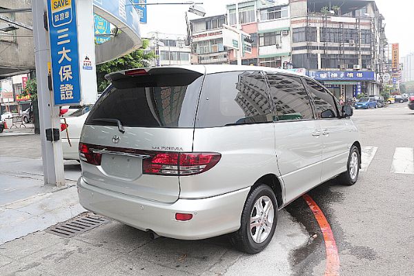 豐田 PREVIA 2.4  照片3