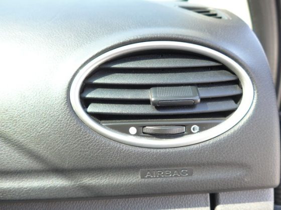 Ford 福特 Focus 1.8  照片9