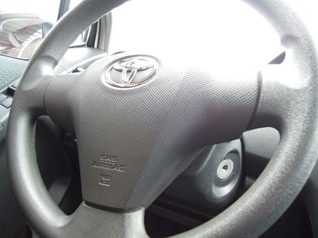 Toyota豐田 Yaris 照片3