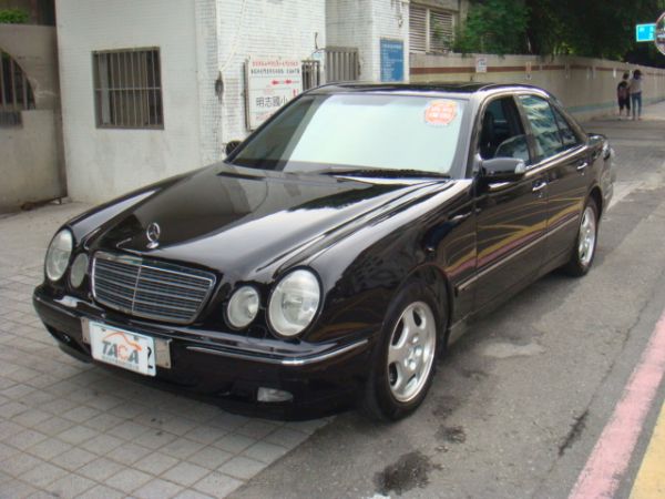 BENZ E320 照片1