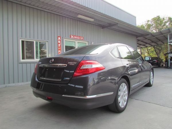 2011 日產 TEANA 2.5 深紫 照片5