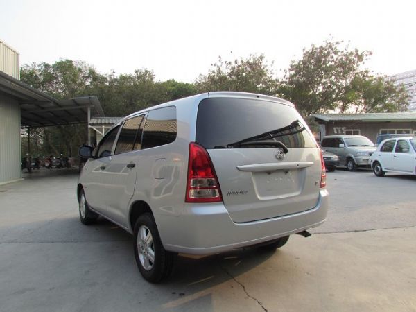 2008 豐田 INNOVA 2.7 銀 照片4