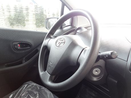 Toyota豐田 Yaris 照片3