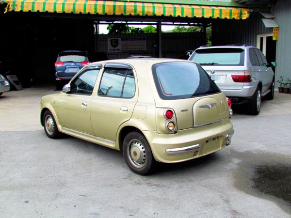 2003年 日產 威力達 1.3淺棕 照片5