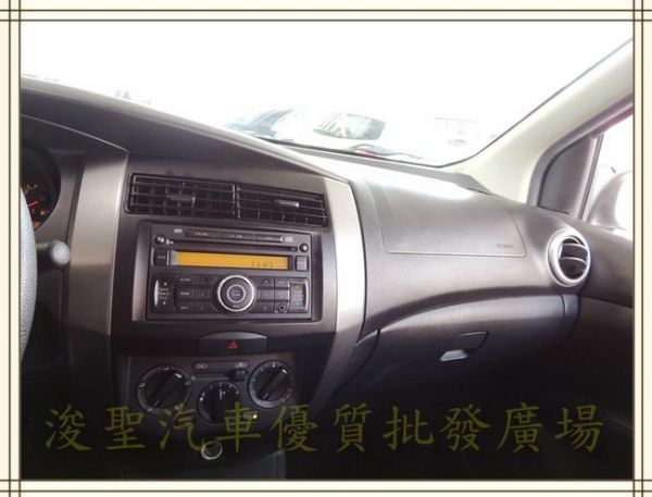 2012 Livina 18萬 照片5