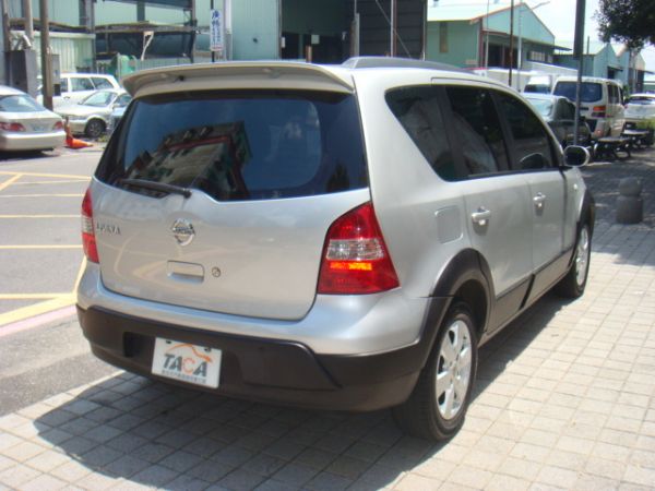 NISSAN LIVINA 照片2